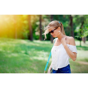 フリー写真, 人物, 女性, 外国人女性, サングラス, ポニーテール, 髪がなびく