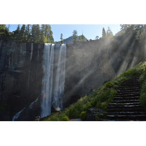 フリー写真, 風景, 滝, 太陽光（日光）, 薄明光線, ヨセミテ国立公園, カリフォルニア州, アメリカの風景, 階段