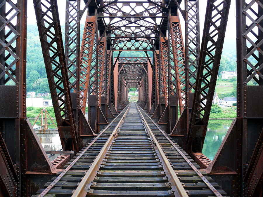 フリー写真 鉄橋の風景