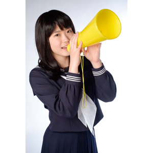 フリー写真, 人物, 少女, アジアの少女, 日本人, 少女（00048), 学生（生徒）, 高校生, セーラー服（学生服）, 学生服, 応援する, メガホン（拡声器）