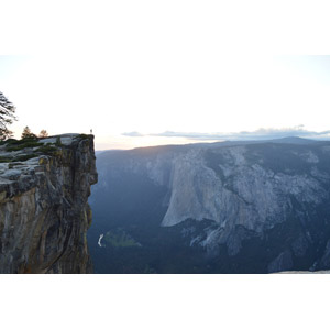 フリー写真, 風景, 渓谷, 崖, 人と風景, ヨセミテ国立公園, カリフォルニア州, アメリカの風景