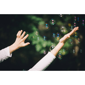 フリー写真, 人体, 手, しゃぼん玉（シャボン玉）