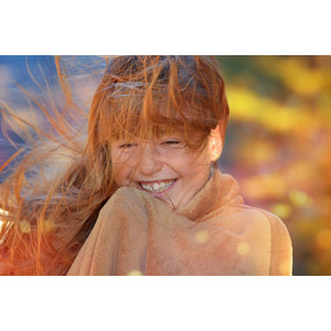 フリー写真, 人物, 子供, 女の子, 外国の女の子, 女の子（00034), 笑う（笑顔）, 髪がなびく