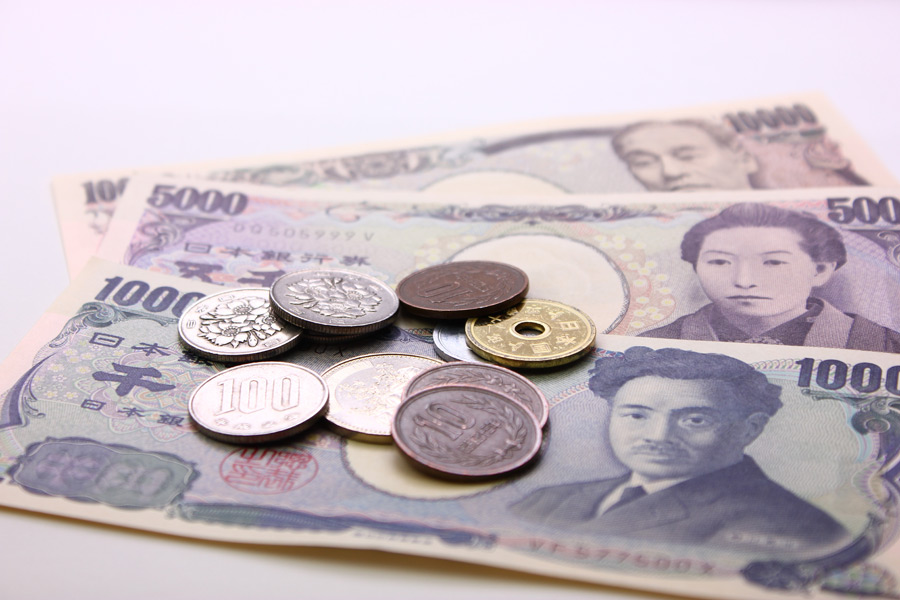 フリー写真 日本の紙幣と硬貨