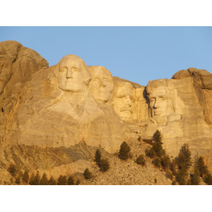 フリー写真, 風景, 岩山, ラシュモア山, 彫像, モニュメント, ジョージ・ワシントン, トーマス・ジェファーソン, セオドア・ルーズベルト, エイブラハム・リンカーン, アメリカ合衆国大統領