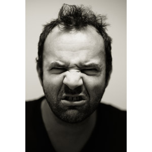 フリー写真, 人物, 男性, 外国人男性, 顔, 怒る, モノクロ