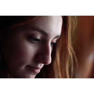 フリー写真, 人物, 女性, 外国人女性, 顔, 俯く（下を向く）