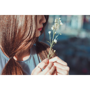 フリー写真, 人物, 女性, アジア人女性, 横顔, 人と花