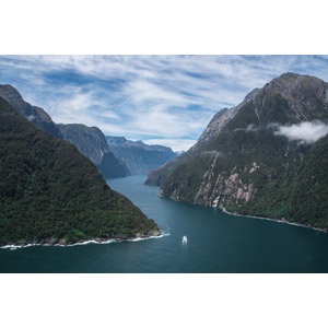 フリー写真, 風景, 自然, フィヨルド, 渓谷, ミルフォード・サウンド, ニュージーランドの風景, 世界遺産