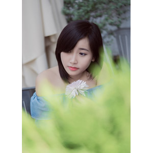 フリー写真, 人物, 女性, アジア人女性, ベトナム人, 人と花