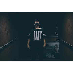 フリー写真, 人物, 男性, 外国人男性, 見上げる（上を向く）