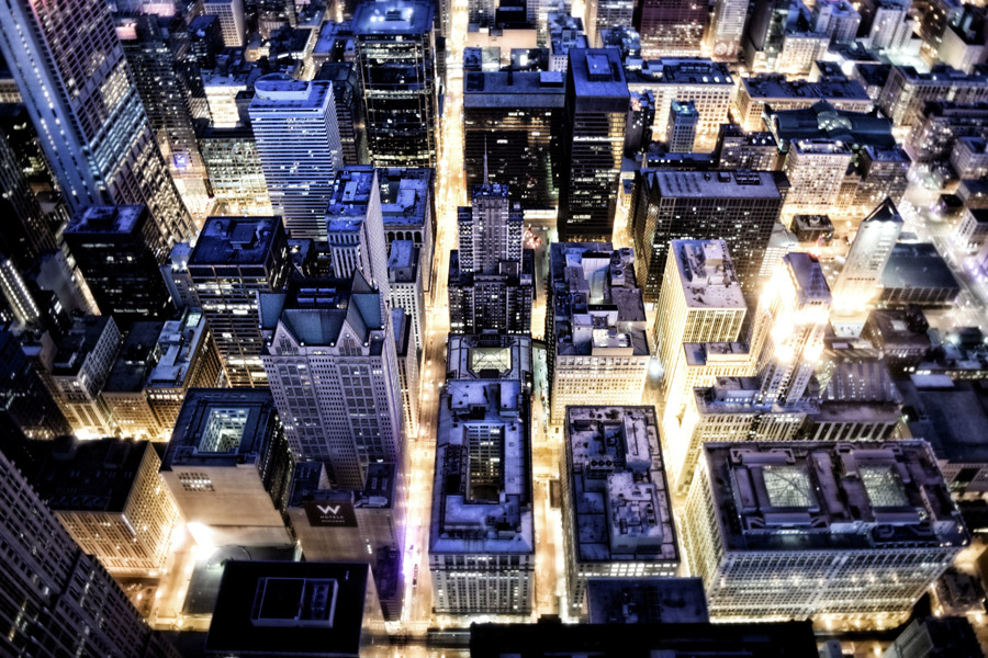 フリー写真 高い場所から見下ろすシカゴの都市の夜景