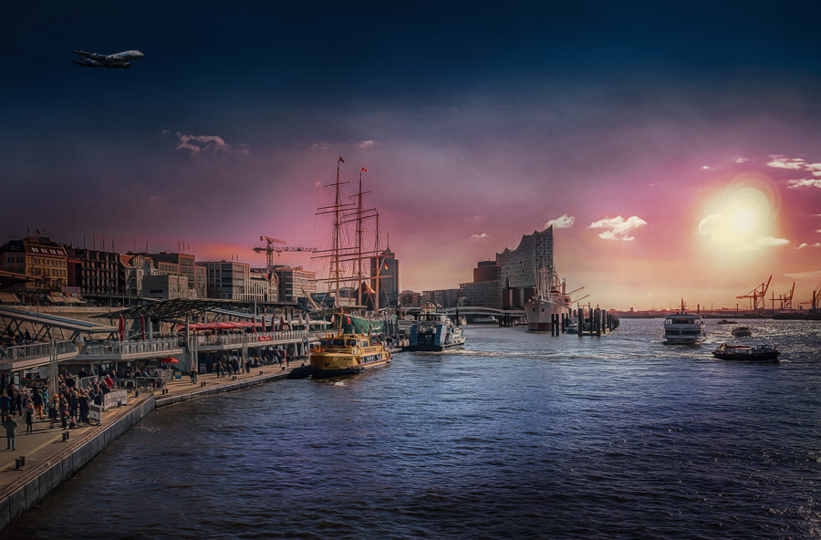 フリー写真 夕暮れのハンブルク港の風景